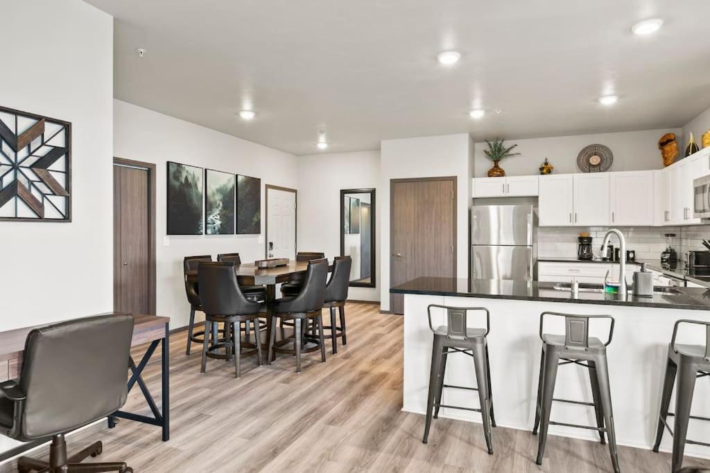 Spacious New 2 Bed 2 Bath Apt By Downtown Spokane Kültér fotó