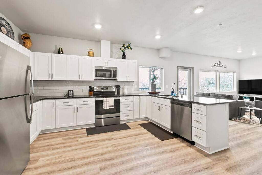 Spacious New 2 Bed 2 Bath Apt By Downtown Spokane Kültér fotó