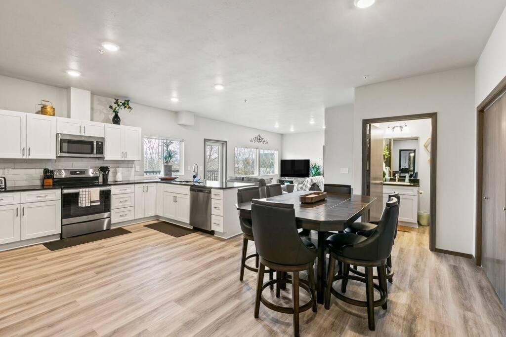 Spacious New 2 Bed 2 Bath Apt By Downtown Spokane Kültér fotó